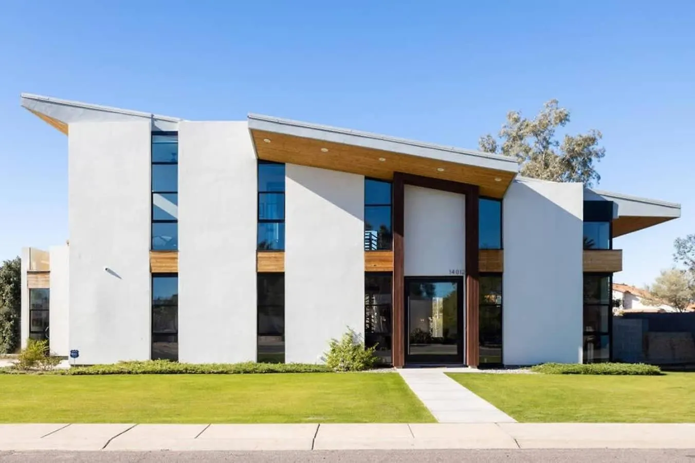 Blue Sky Modern - Iconic Architecture Pool & Spa location